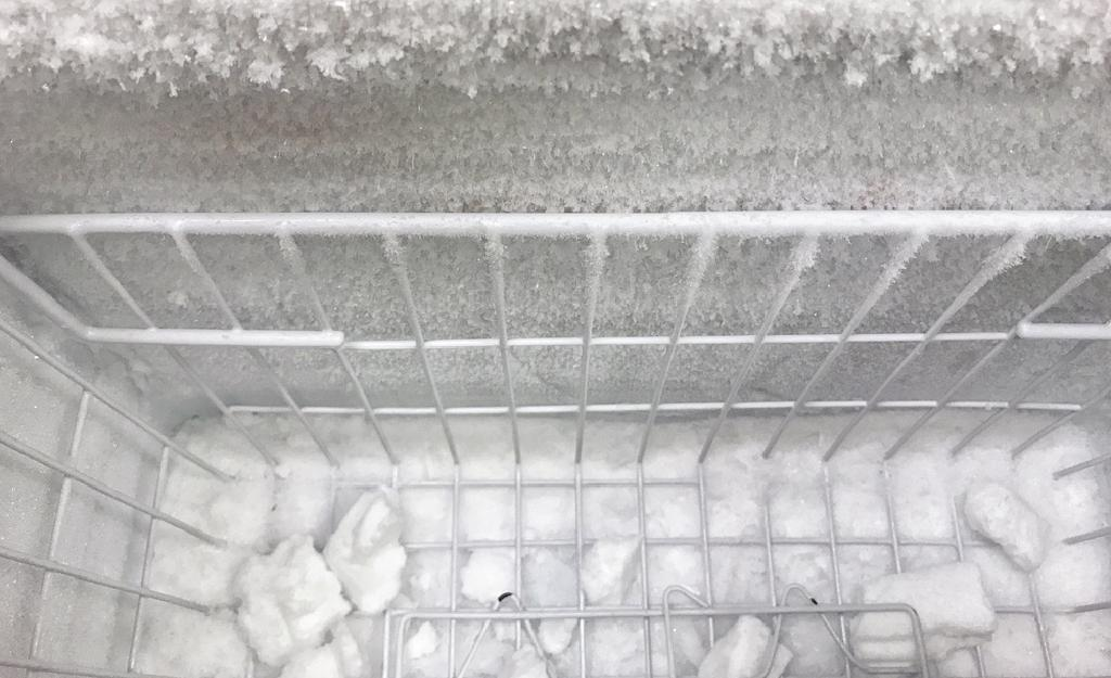 Nguyên nhân và cách khắc phục tủ lạnh bị đóng tuyết