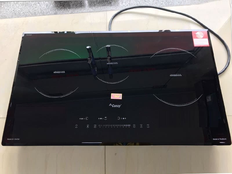 Bếp điện từ 3 vùng nấu Canzy CZ-TL67GB