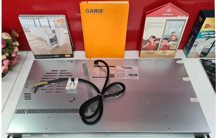 Bếp điện từ 3 vùng nấu Canzy CZ-TL67GB