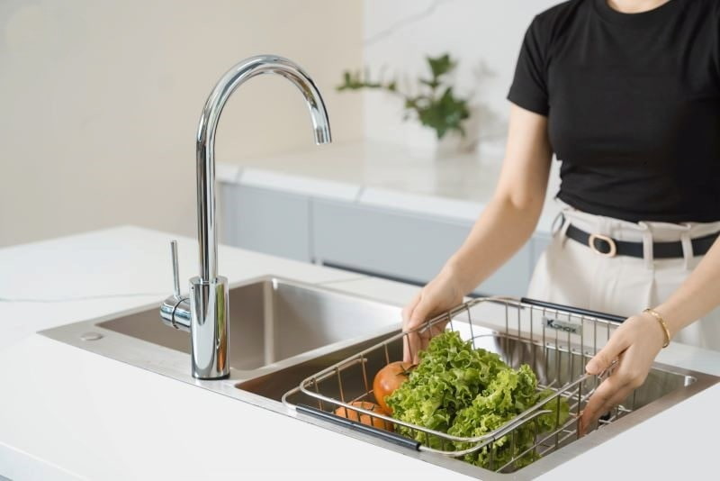 So sánh chậu rửa bát Kluger và KONOX