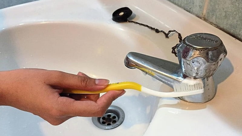 Vệ sinh vòi rửa bát Kluger