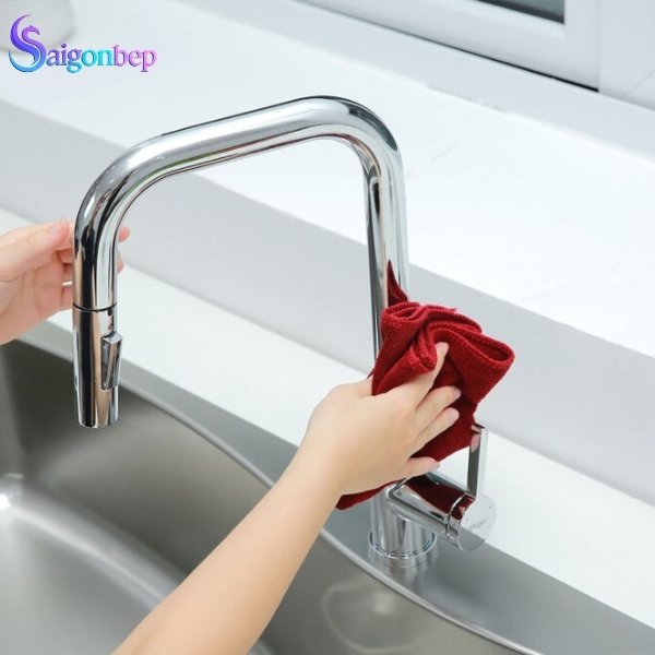 Vệ sinh vòi rửa bát Kluger
