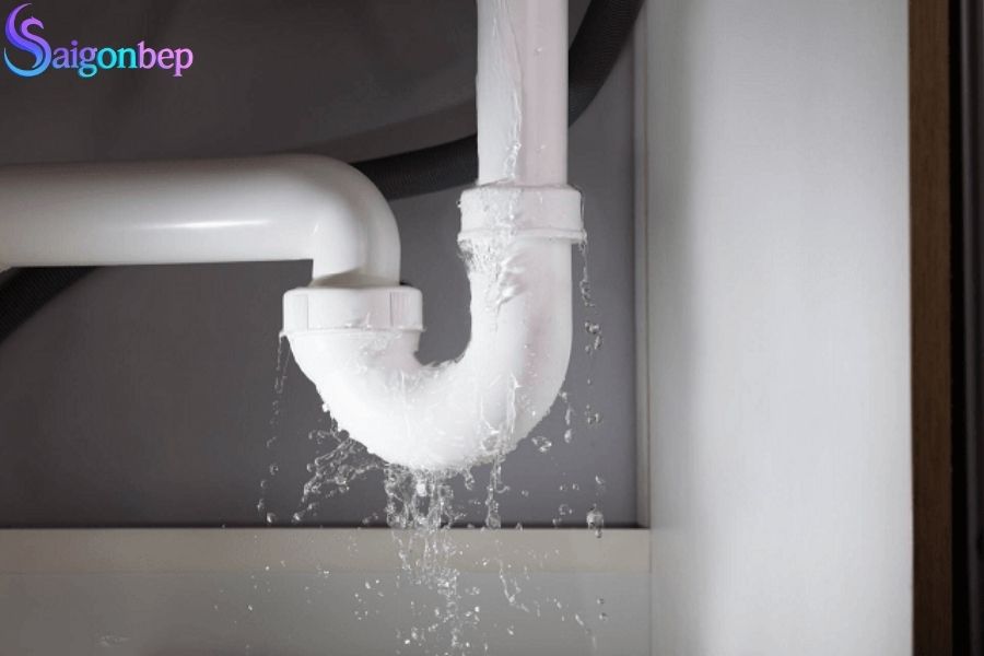 Chậu rửa bát bị rò rỉ nước