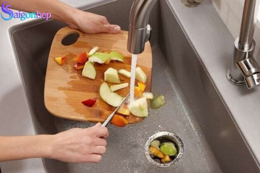 Dư lượng thực phẩm, rác thải và cặn bẩn tích tụ