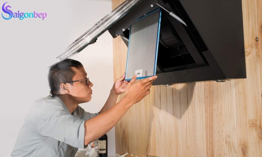 máy hút mùi kêu to