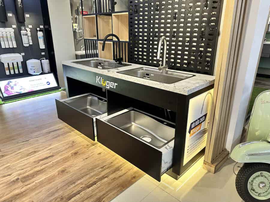 so sánh vòi rửa Kluger và Konox