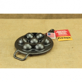 Chảo gang đổ bánh khọt Lodge P7A3