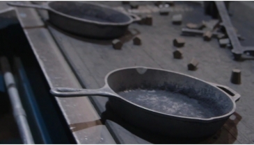 Chảo gang Lodge được sản xuất như thế nào